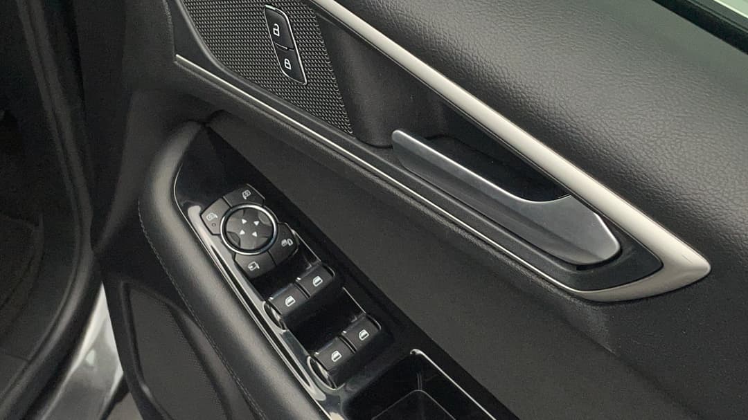 2018 Ford Endura Trend (awd), Automatic, 86655 km, Drivers Side Door Panel Controls