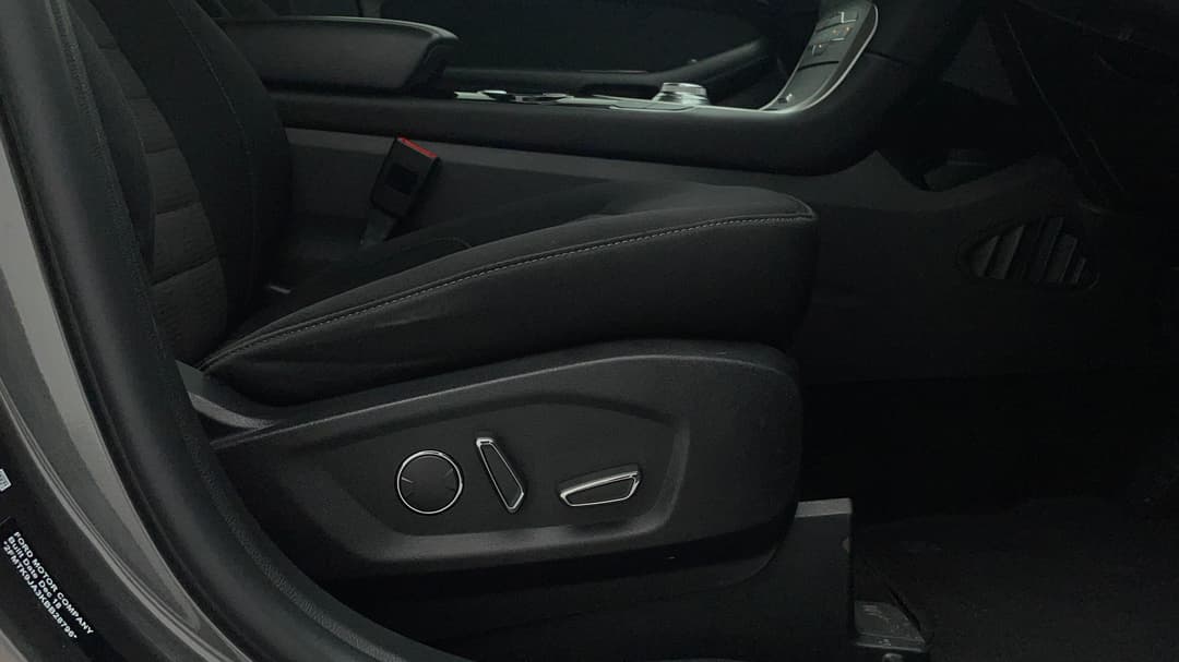 2018 Ford Endura Trend (awd), Automatic, 86655 km, Drivers Side Adjustment Panel