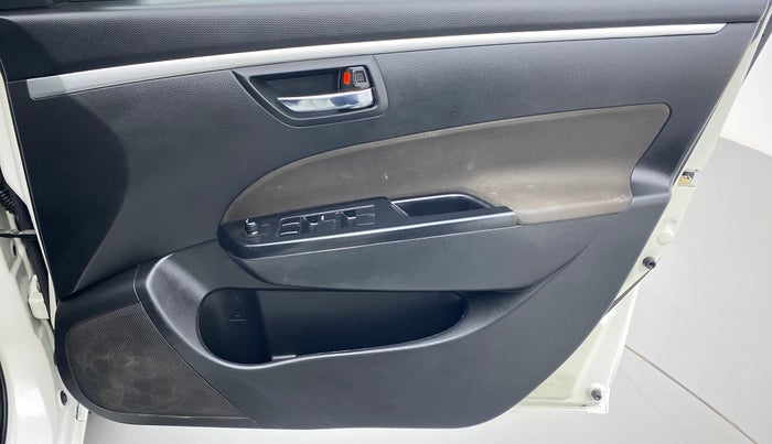 2014 Maruti Swift VXI D, Petrol, Manual, 65,543 km, Driver Side Door Panels Control