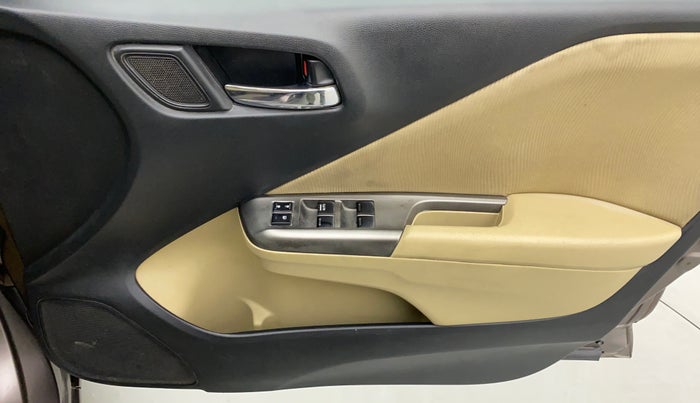 2015 Honda City V MT PETROL, Petrol, Manual, 67,645 km, Driver Side Door Panels Control