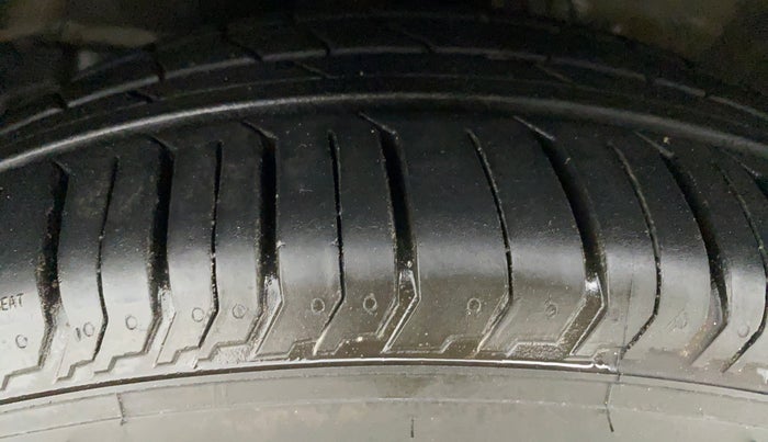 2015 Honda City V MT PETROL, Petrol, Manual, 67,645 km, Left Front Tyre Tread