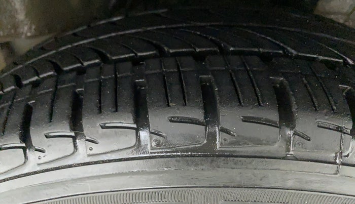 2015 Honda City V MT PETROL, Petrol, Manual, 67,645 km, Left Rear Tyre Tread