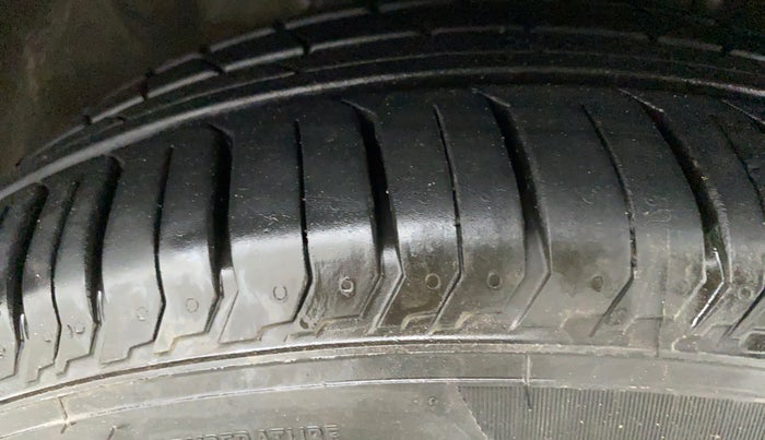 2015 Honda City V MT PETROL, Petrol, Manual, 67,645 km, Right Front Tyre Tread