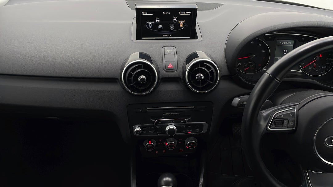 2016 Audi A1 Sportback 1.4 Tfsi Sport, Automatic, 66371 km, Center Console