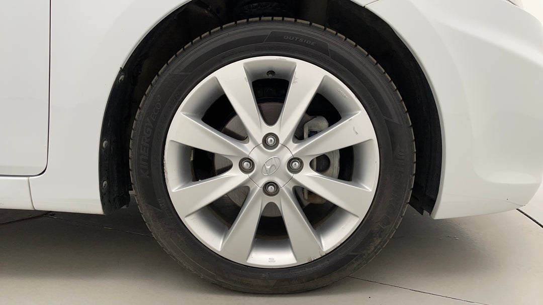 2019 Hyundai Accent Sport, Automatic, 113223 km, Right Front Wheel