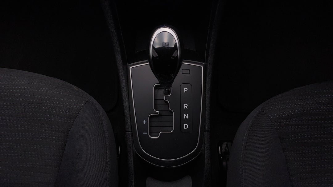 2019 Hyundai Accent Sport, Automatic, 113223 km, Gear Lever 