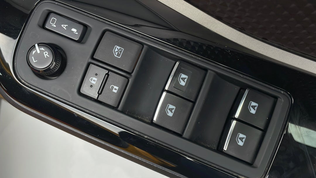 2017 Toyota C-HR Koba (2wd), Automatic, 60850 km, Drivers Side Door Panel Controls