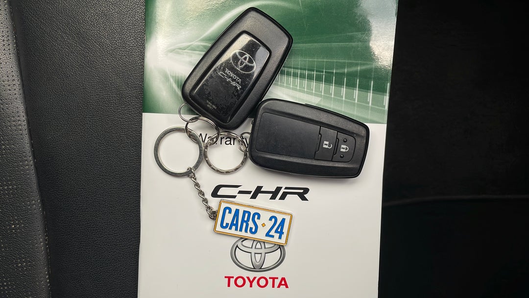 2017 Toyota C-HR Koba (2wd), Automatic, 60850 km, Key Close-up