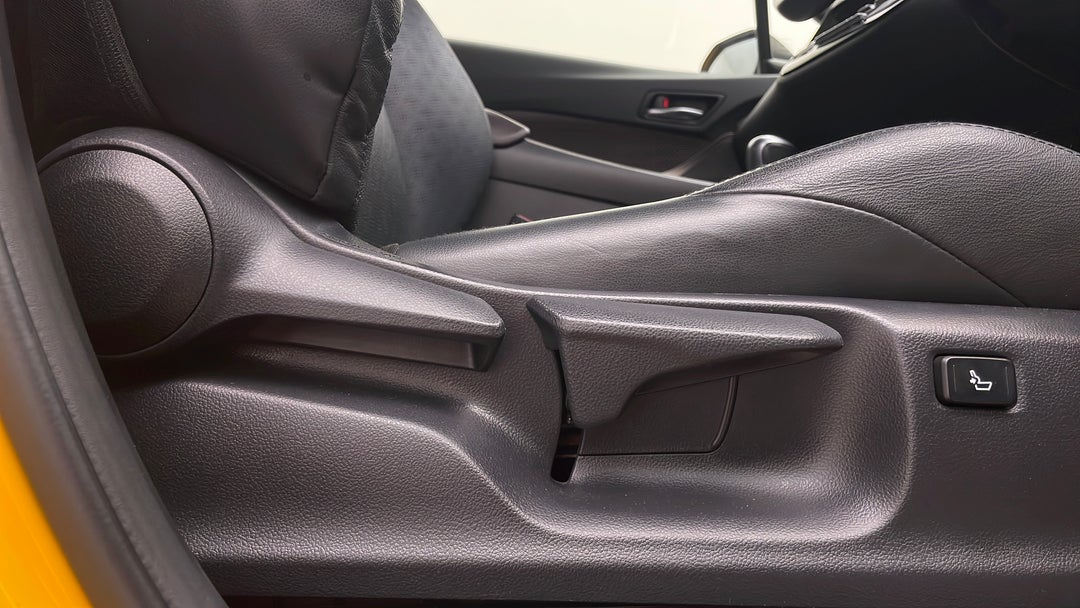 2017 Toyota C-HR Koba (2wd), Automatic, 60850 km, Drivers Side Adjustment Panel