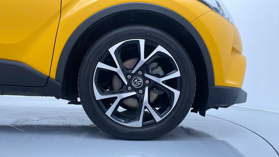 2017 Toyota C-HR Koba (2wd), Automatic, 60850 km, Right Front Wheel