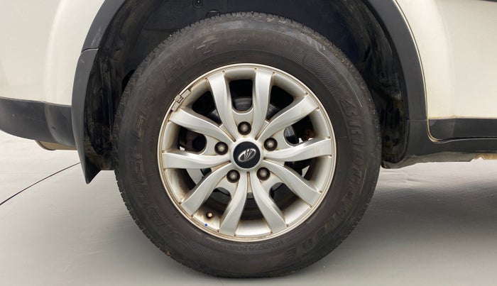 2017 Mahindra XUV500 G AT, Petrol, Automatic, 62,107 km, Right Rear Wheel