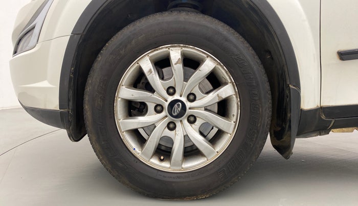 2017 Mahindra XUV500 G AT, Petrol, Automatic, 62,107 km, Left Front Wheel