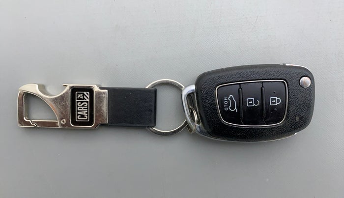 2019 Hyundai Elite i20 1.2 SPORTZ PLUS DUAL TONE VTVT, Petrol, Manual, 35,814 km, Key Close Up