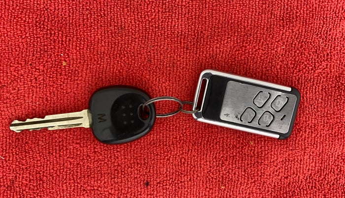 2012 Hyundai Eon D-LITE+, Petrol, Manual, 1,04,806 km, Lock system - Remote key not functional