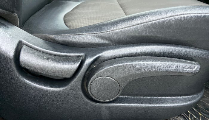 2019 Hyundai Creta 1.6 E + VTVT, Petrol, Manual, 40,914 km, Driver Side Adjustment Panel