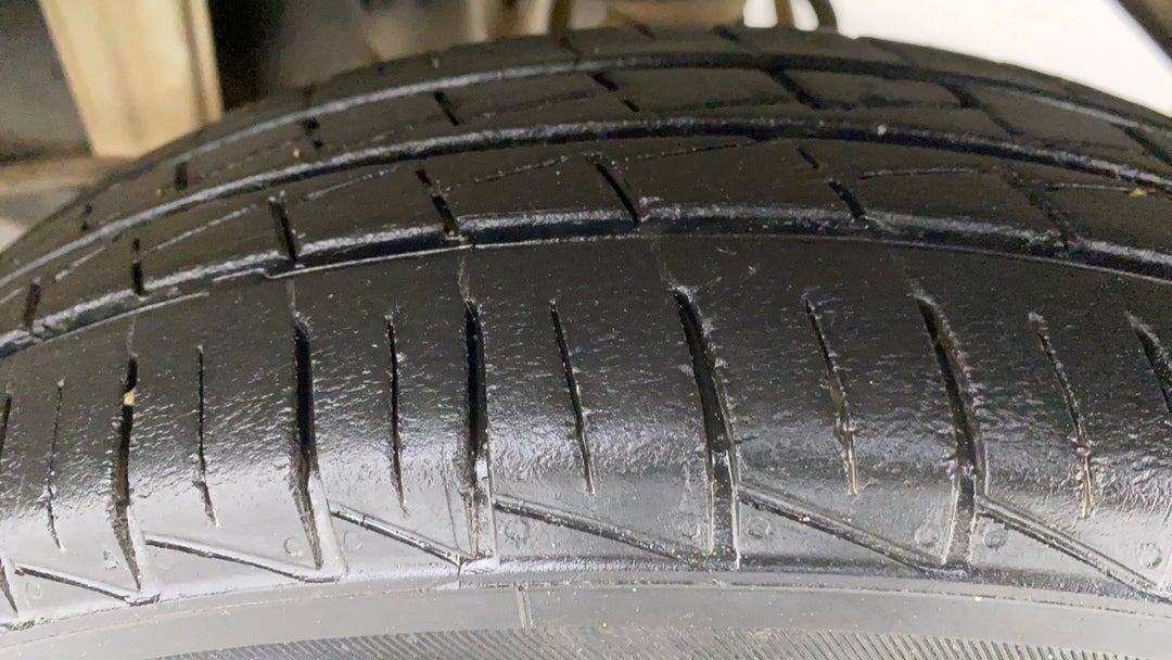 Left Rear Tyre Tread
