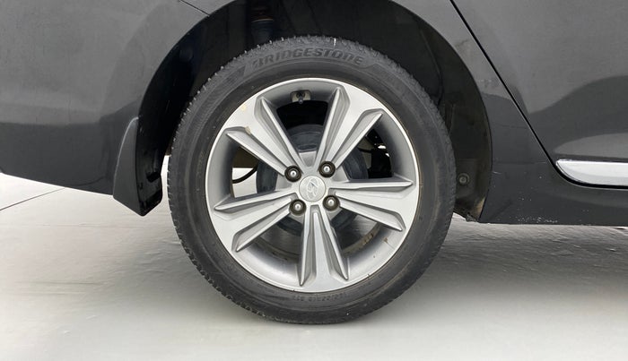2019 Hyundai Verna 1.6 SX (O) CRDI MT, Diesel, Manual, 64,558 km, Right Rear Wheel