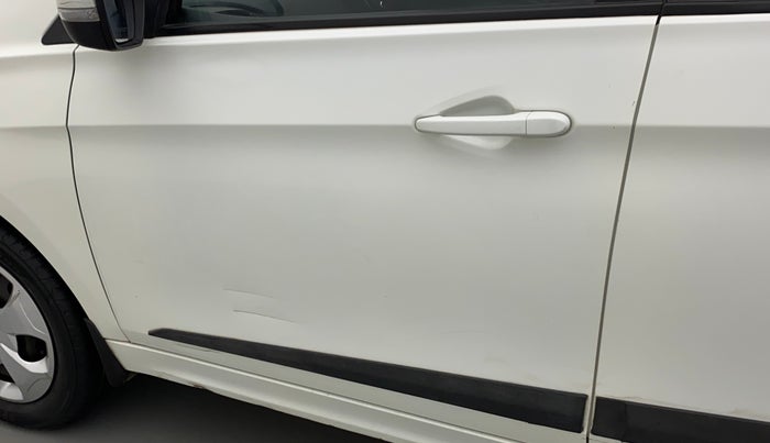 2018 Tata Tiago XZ PETROL, Petrol, Manual, 57,400 km, Front passenger door - Minor scratches