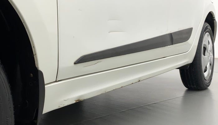 2018 Tata Tiago XZ PETROL, Petrol, Manual, 57,400 km, Left running board - Paint has minor damage