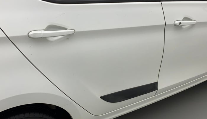 2018 Tata Tiago XZ PETROL, Petrol, Manual, 57,400 km, Right rear door - Minor scratches