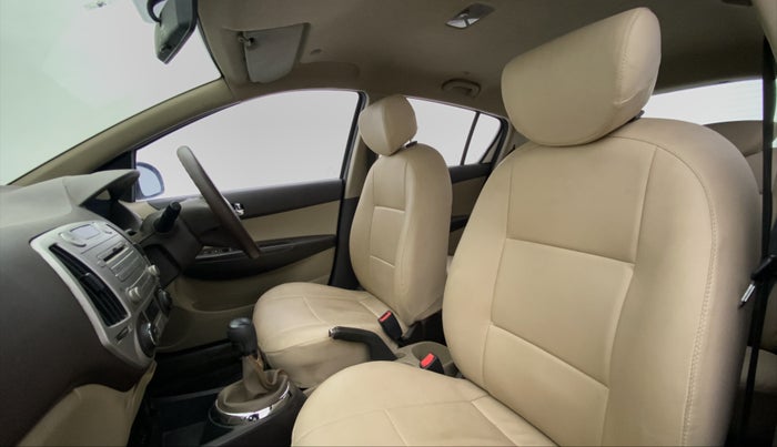 2012 Hyundai i20 ASTA 1.4 CRDI, Diesel, Manual, 1,10,804 km, Right Side Front Door Cabin