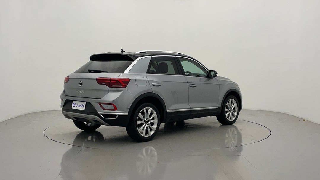 Right Back Diagonal (45- Degree) View