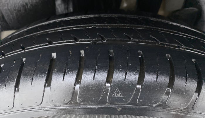 2019 Maruti Swift VXI D, Petrol, Manual, 72,803 km, Left Rear Tyre Tread