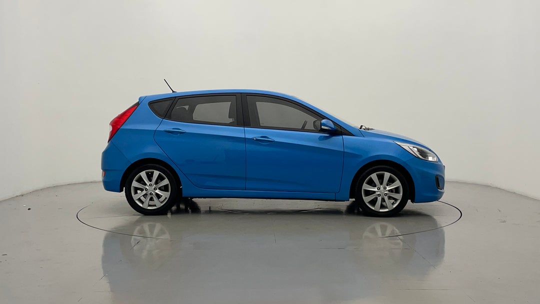 2018 Hyundai Accent Sport, Automatic, 60419 km, Right Side View