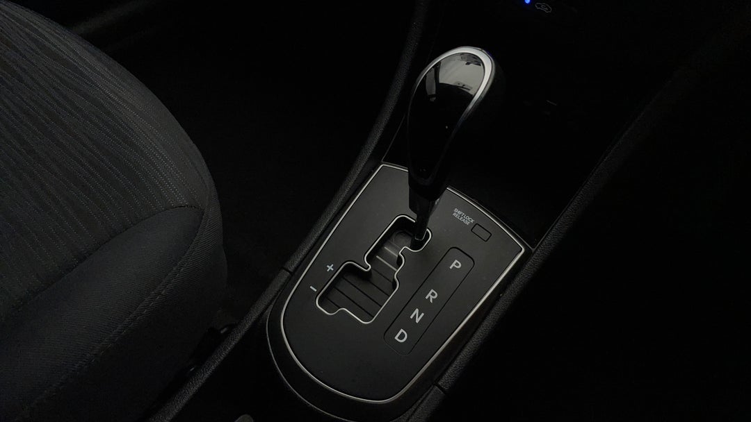 2018 Hyundai Accent Sport, Automatic, 60419 km, Gear Lever 