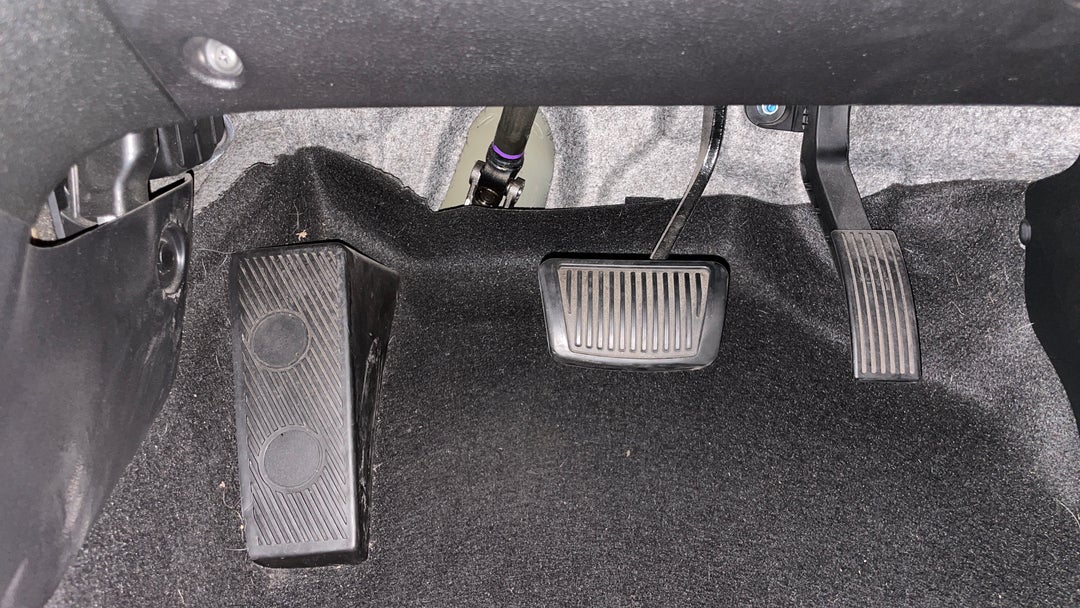 2018 Hyundai Accent Sport, Automatic, 60419 km, Pedals and Footmat