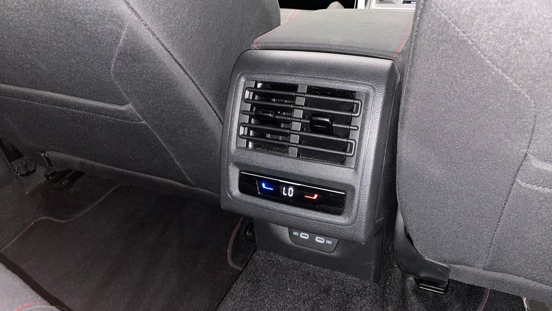 2022 Volkswagen Golf Gti, Automatic, 80780 km, Rear A/C Vent