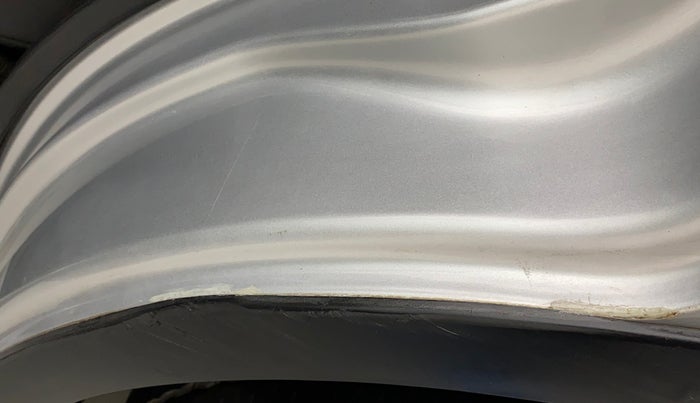 2018 Mahindra XUV500 W7, Diesel, Manual, 1,03,546 km, Left C pillar - Slight discoloration