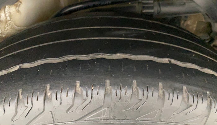 2018 Mahindra XUV500 W7, Diesel, Manual, 1,03,546 km, Left Rear Tyre Tread