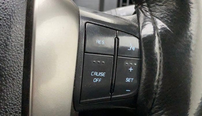 2018 Mahindra XUV500 W7, Diesel, Manual, 1,03,546 km, Adaptive Cruise Control