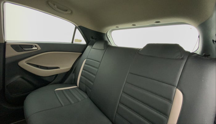 2016 Hyundai Elite i20 MAGNA 1.2, Petrol, Manual, 54,543 km, Right Side Rear Door Cabin