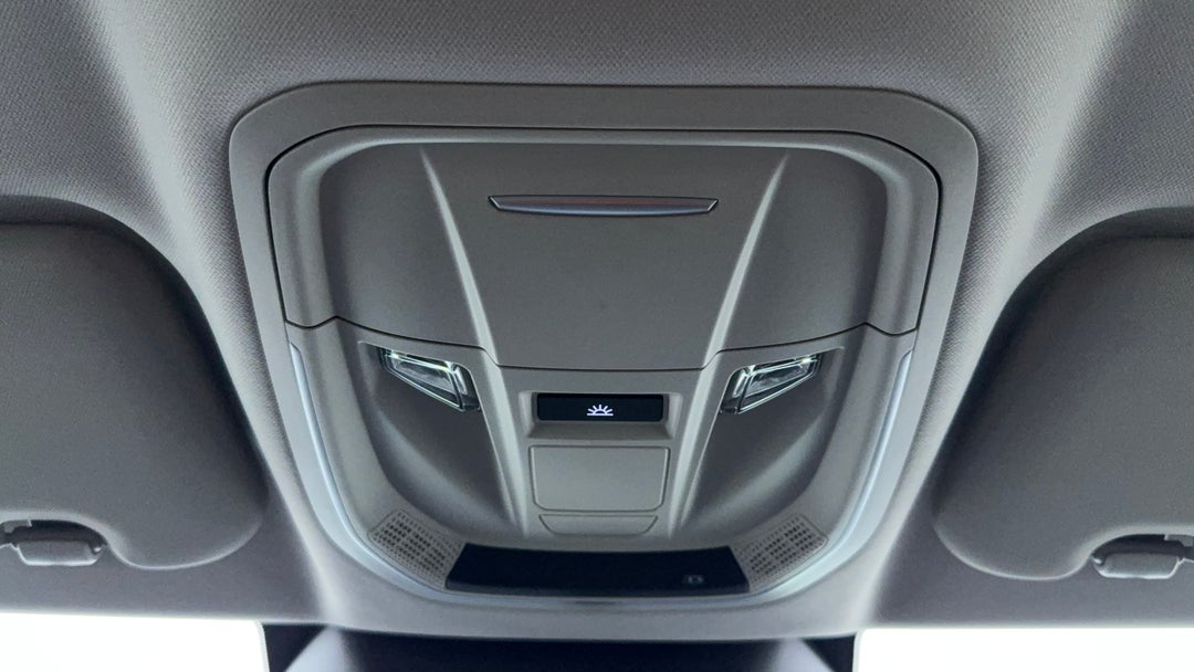 On-Roof Controls/Sunglass holder