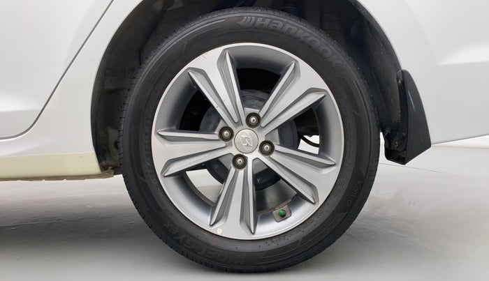 2018 Hyundai Verna 1.6 SX VTVT, Petrol, Manual, 24,832 km, Left Rear Wheel