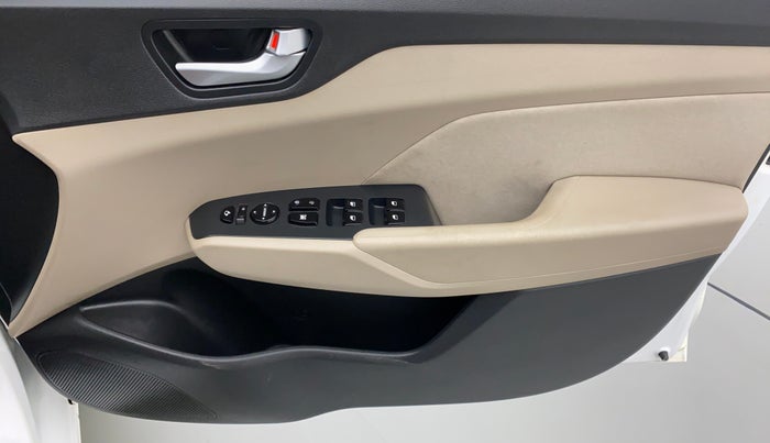 2018 Hyundai Verna 1.6 SX VTVT, Petrol, Manual, 24,832 km, Driver Side Door Panels Control