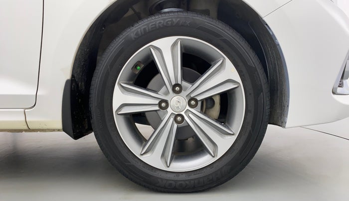 2018 Hyundai Verna 1.6 SX VTVT, Petrol, Manual, 24,832 km, Right Front Wheel