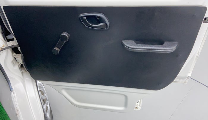 2018 Maruti Eeco 5 STR WITH AC PLUSHTR, Petrol, Manual, 36,831 km, Driver Side Door Panel Controls