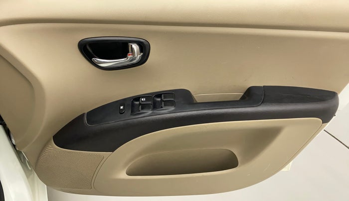 2012 Hyundai i10 MAGNA 1.1, Petrol, Manual, 50,292 km, Driver Side Door Panels Control