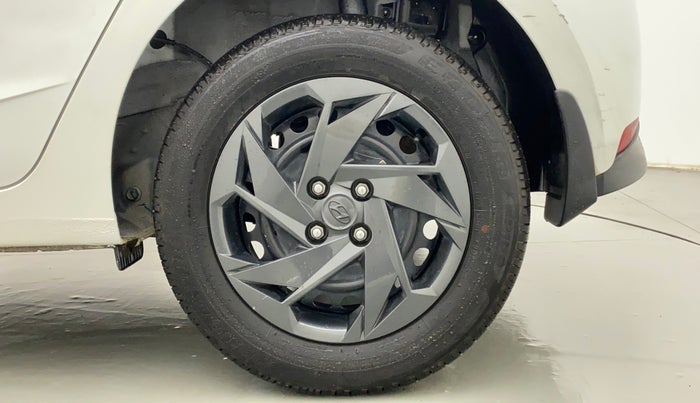 2022 Hyundai NEW I20 MAGNA 1.2 MT, Petrol, Manual, 11,421 km, Left Rear Wheel