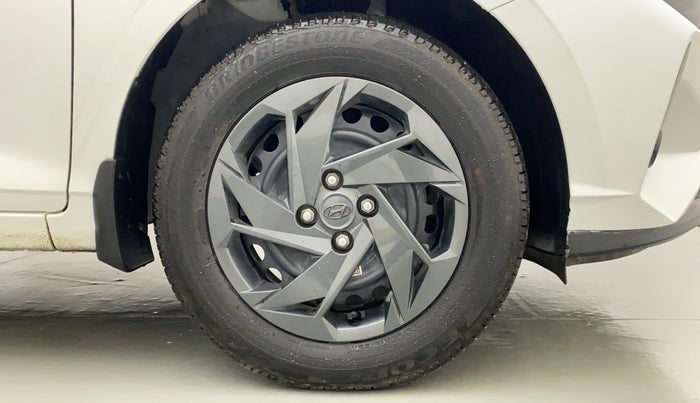 2022 Hyundai NEW I20 MAGNA 1.2 MT, Petrol, Manual, 11,421 km, Right Front Wheel