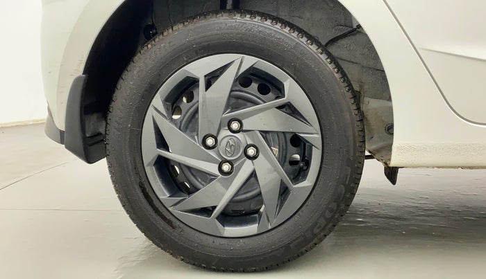 2022 Hyundai NEW I20 MAGNA 1.2 MT, Petrol, Manual, 11,421 km, Right Rear Wheel