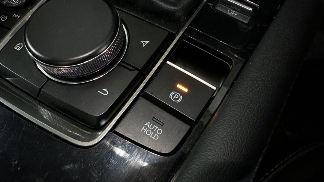 2022 Mazda Mazda3 G25 Astina, Automatic, 19978 km, Handbrake