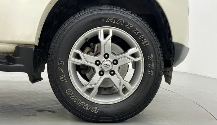 2016 Mahindra Scorpio S10, Diesel, Manual, 75,323 km, Right Front Wheel