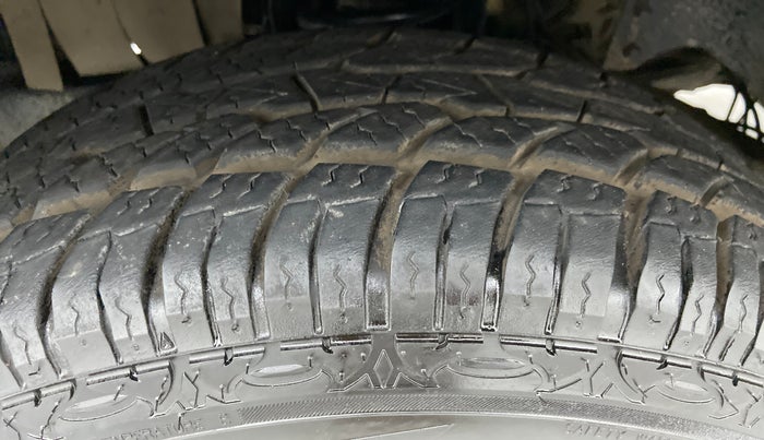 2016 Mahindra Scorpio S10, Diesel, Manual, 75,323 km, Left Front Tyre Tread