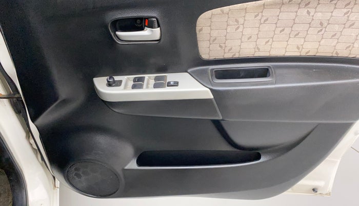 2015 Maruti Wagon R 1.0 VXI, Petrol, Manual, 48,582 km, Driver Side Door Panels Control