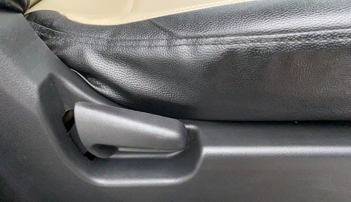 2015 Maruti Wagon R 1.0 VXI, Petrol, Manual, 48,582 km, Driver Side Adjustment Panel