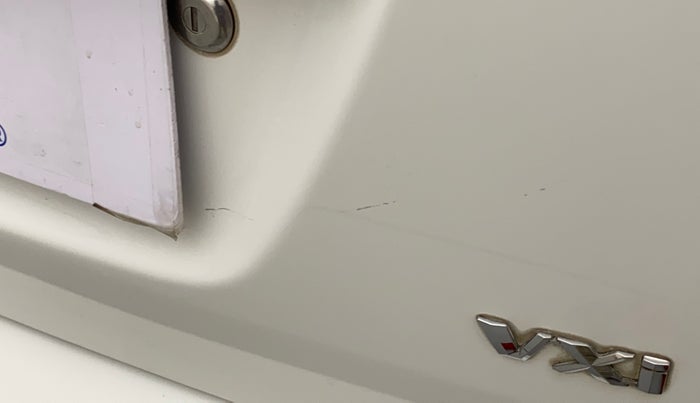 2015 Maruti Wagon R 1.0 VXI, Petrol, Manual, 48,582 km, Dicky (Boot door) - Minor scratches